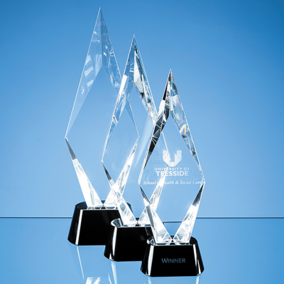 33,5CM OPTICAL CRYSTAL FACET MOUNTED PEAK AWARD with Onyx Black Base