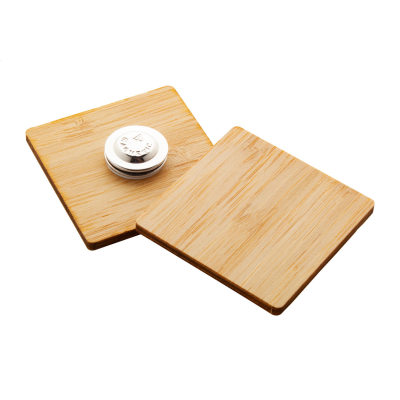 BAMBOO BADGE in Natural