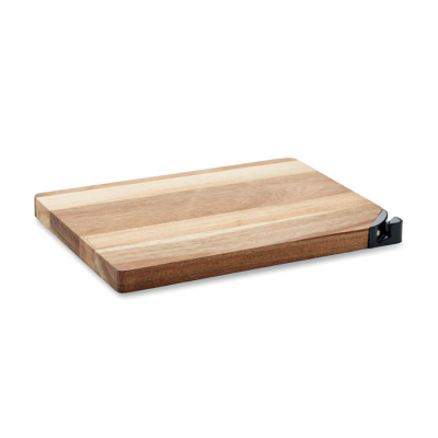 ACACIA WOOD CUTTING BOARD in Brown