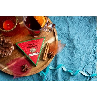 MULLING SPICES in Triangular Packaging