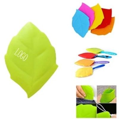 SILICONE OUTDOOR FOLDING MAPLE LEAF-SHAPED DRINK CUP