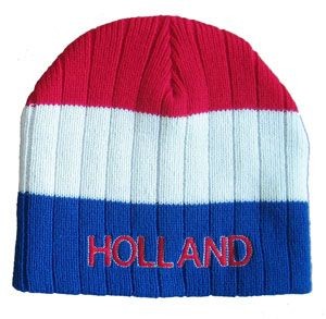 KNITTED BEANIE HAT