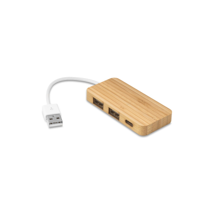 MOSER HUB with 2 Usb-A & 1 Usb-C Ports in Bamboo in Natural