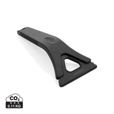 POLARD RCS CERTIFIED RECYCLED PLASTIC 3-IN-1 ICE SCRAPER in Black