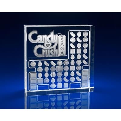 CRYSTAL GLASS GAME PAPERWEIGHT OR AWARD