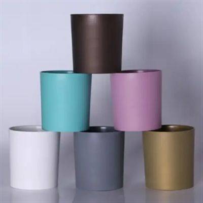 PLANTERS PLASTIC PLANT POT