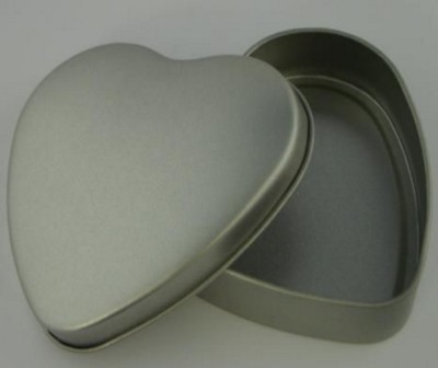 HEART SHAPE TIN with Lid in Matt Silver