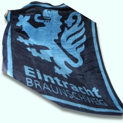 JACQUARD WOVEN THROW