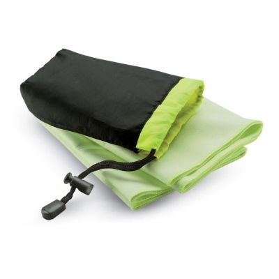 SPORTS TOWEL in Nylon Pouch in Green