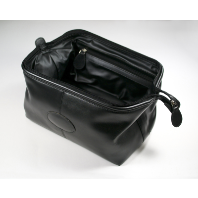 MALVERN GENUINE LEATHER WASH BAG IN BLACK