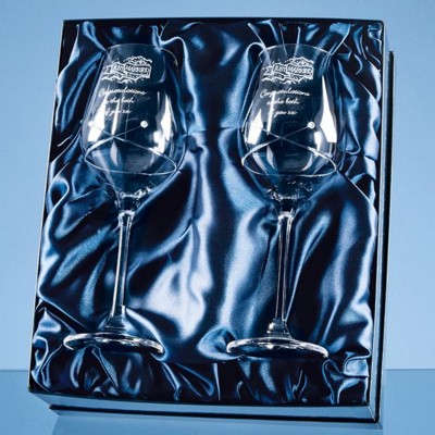 2 DIAMANTE WINE GLASSES WITH a KISS CUT DESIGN IN a SATIN LINED GIFT BOX