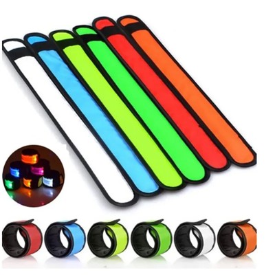 LED FLASHING PARTY SLAP BRACELET INCLUDING INSULATING SHEET
